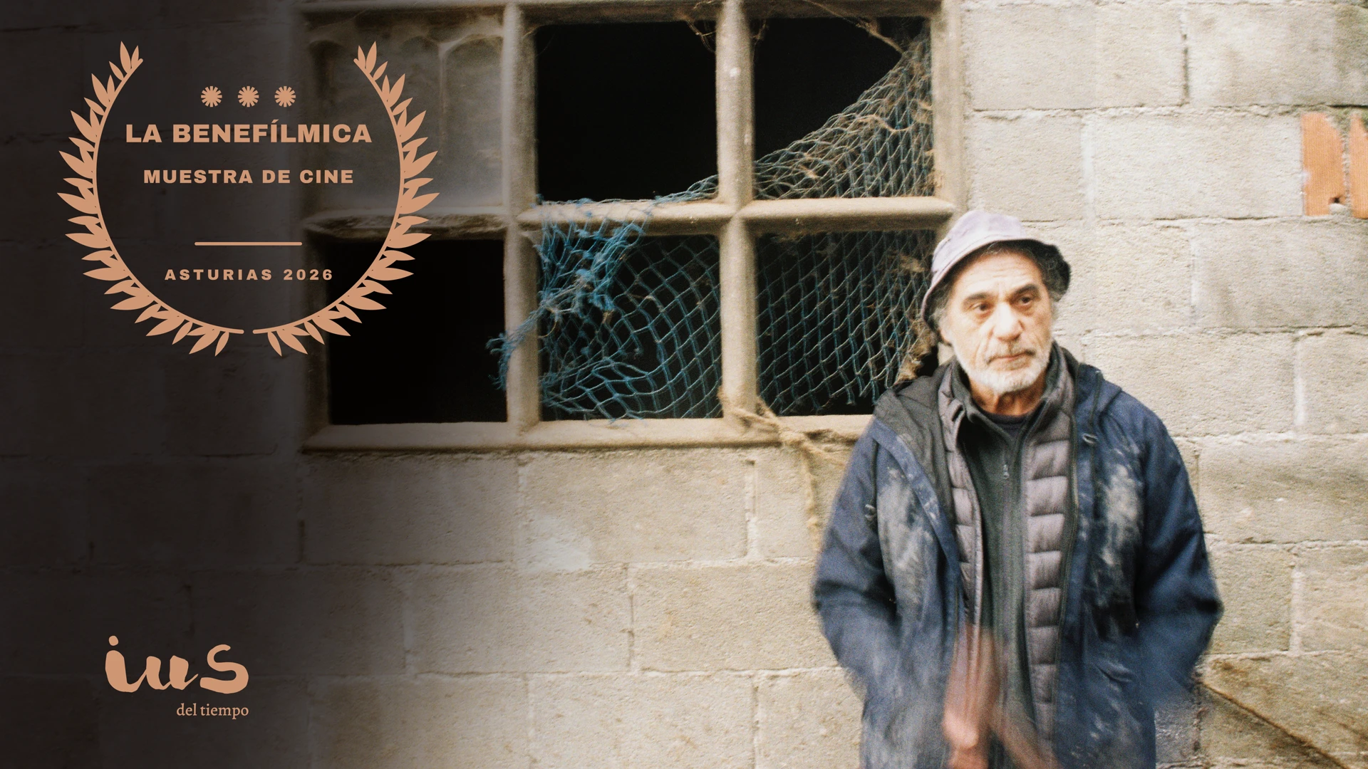 Behind the scenes of IUS of Time with the La Benefílmica 2026 laurel: Manuel Pizarro as Xuan.
